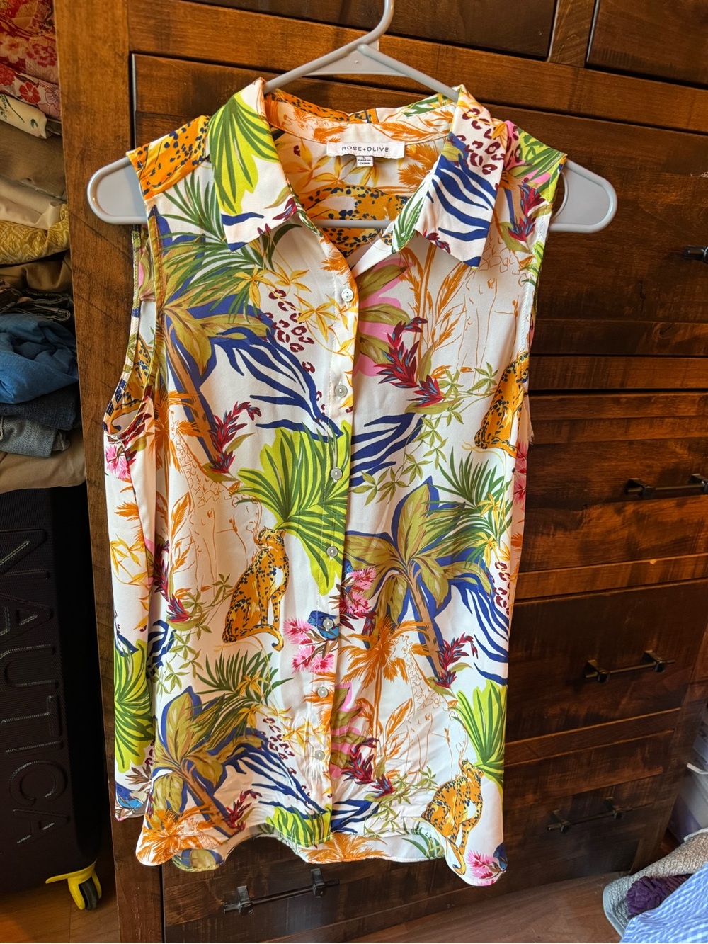 Rose & Olive Tropical Sleeveless Button-Front Blouse - White Multi